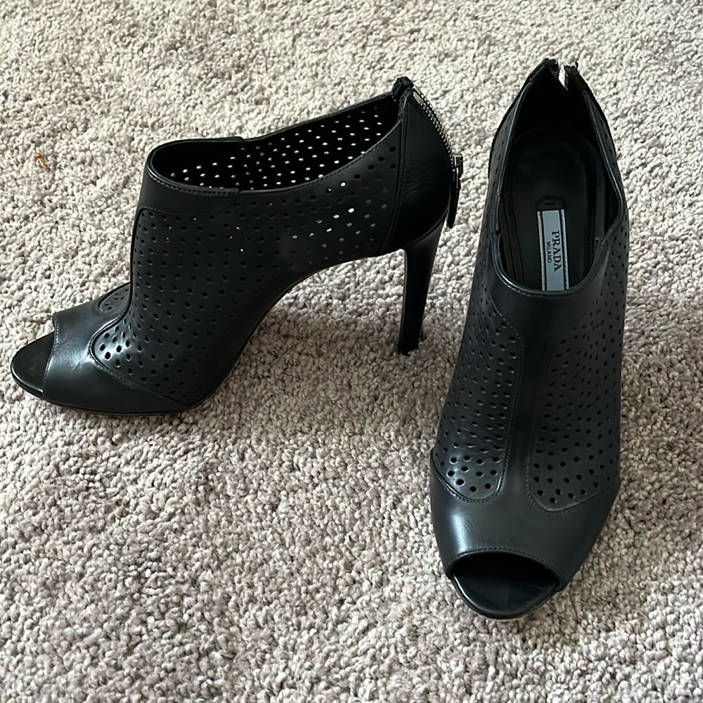 Prada black heels 40